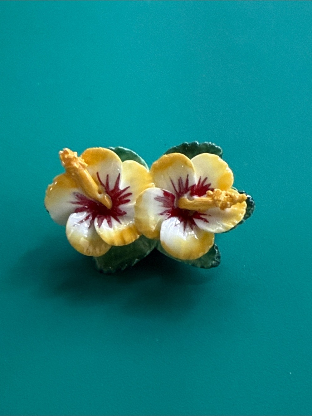 Vintage Artone Bobe China England Brooch